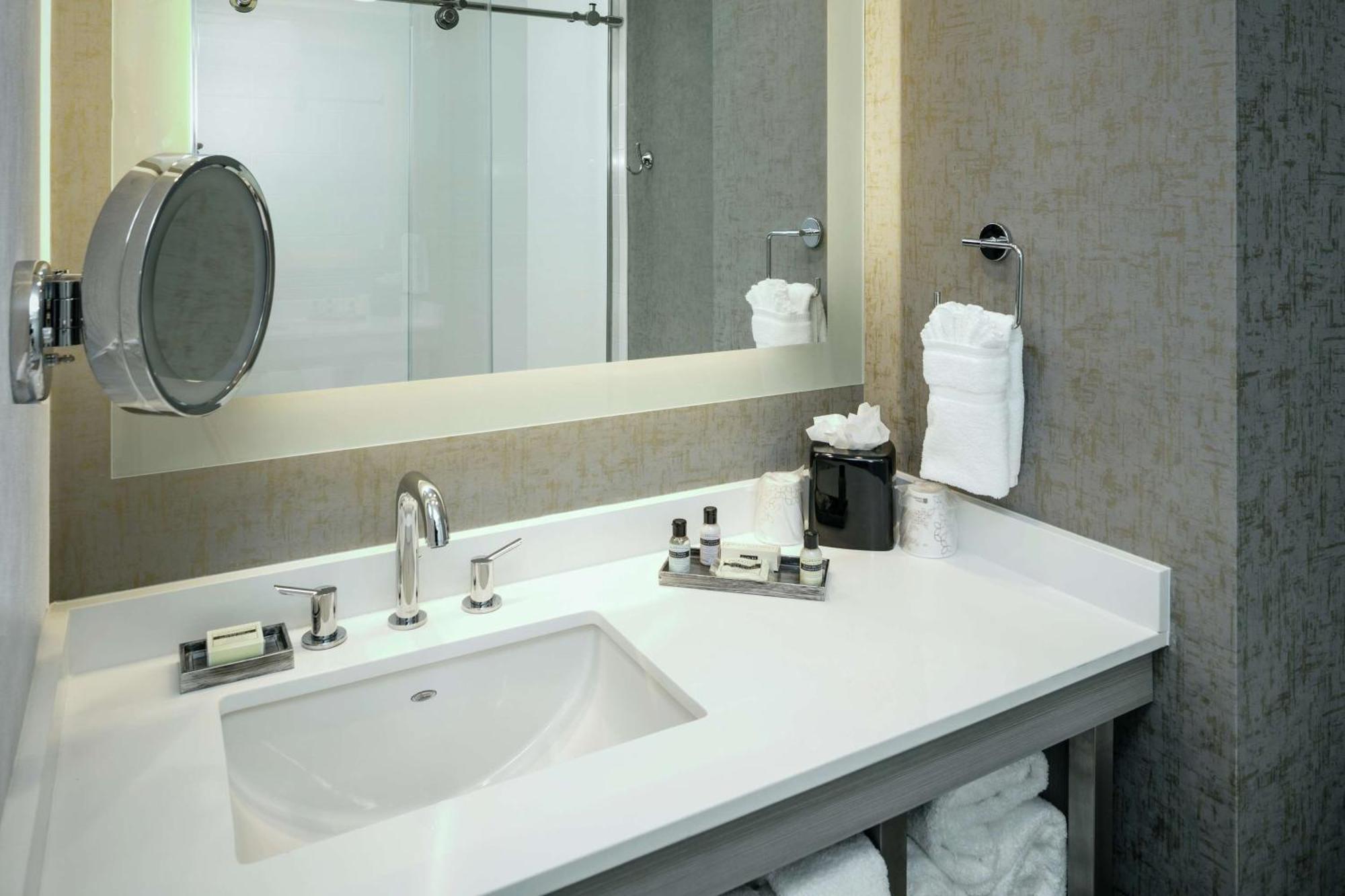 Hilton Garden Inn Seattle Bellevue Downtown, Wa Ngoại thất bức ảnh